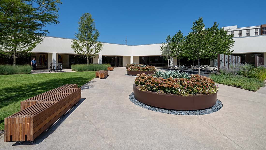 Andrews Distributing